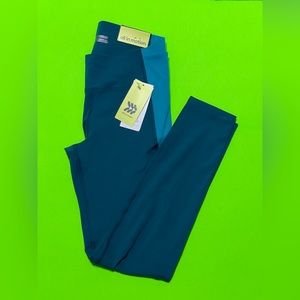 NWT Girls XL 14/16 All in Motion Mid-Rise Leggings with side pockets #M126957